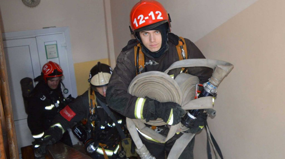 Новогрудские спасатели ликвидировали условный пожар в больнице